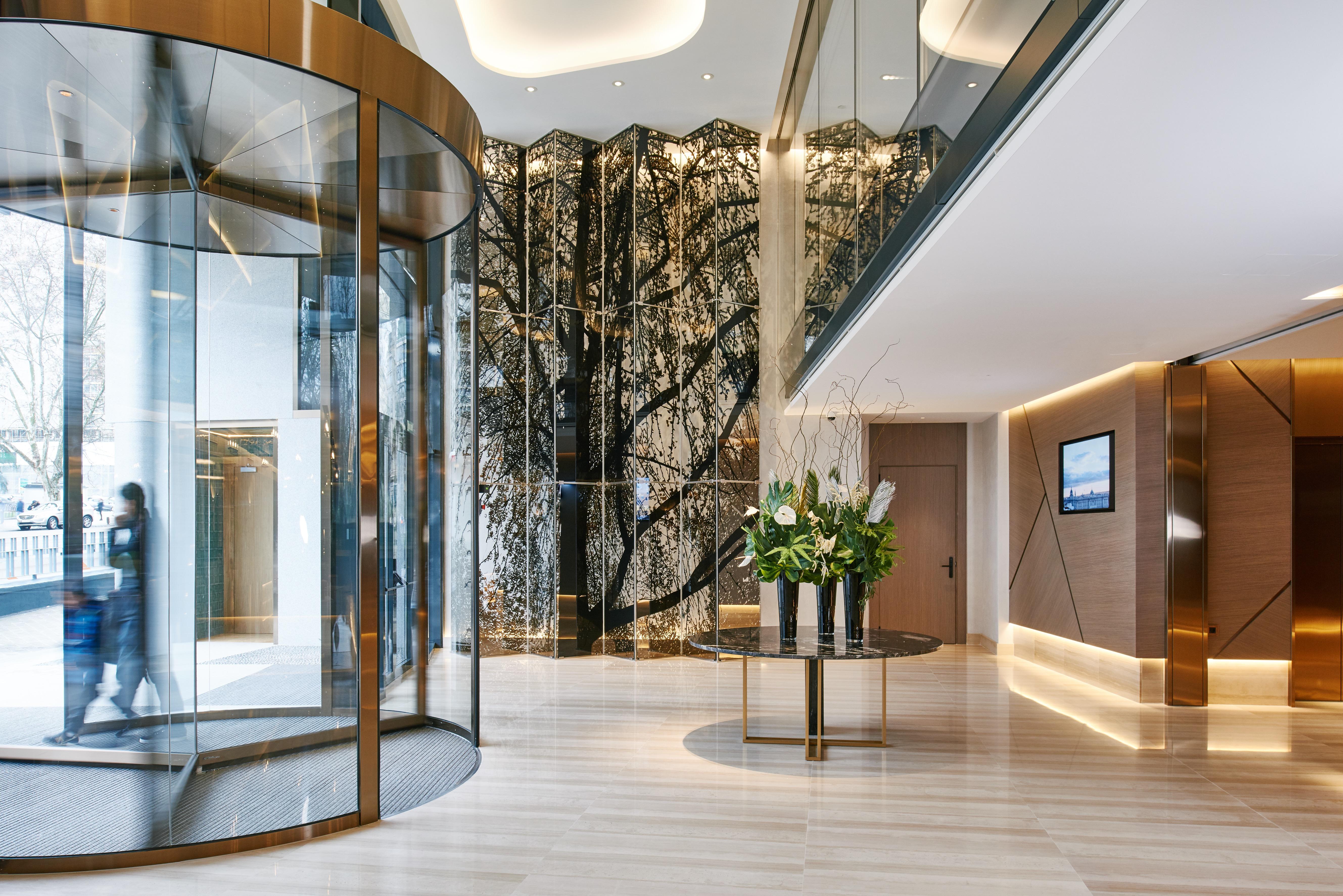 Vp Plaza Espana Design Мадрид Екстериор снимка The lobby of the hotel