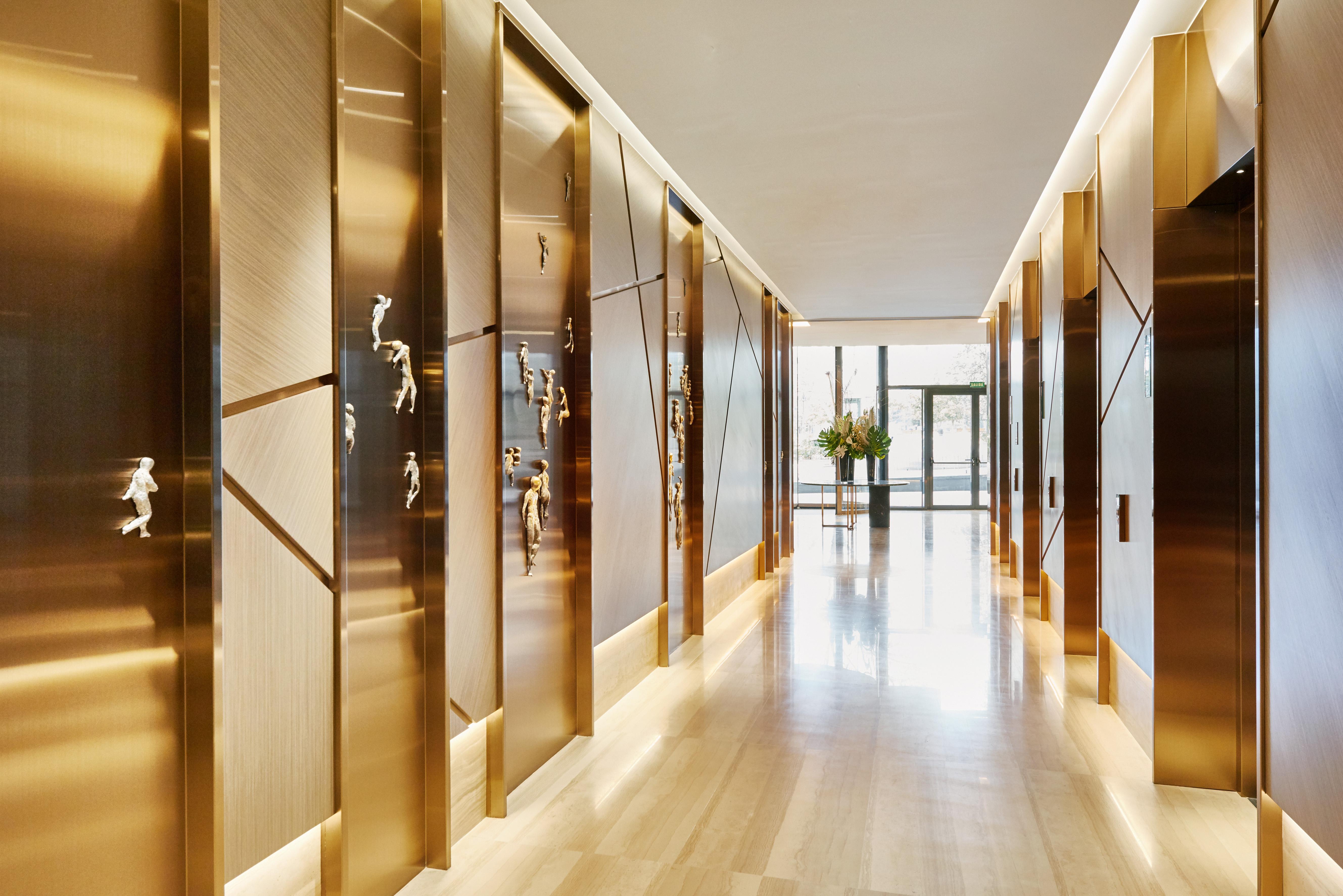 Vp Plaza Espana Design Мадрид Екстериор снимка The interior of the hotel