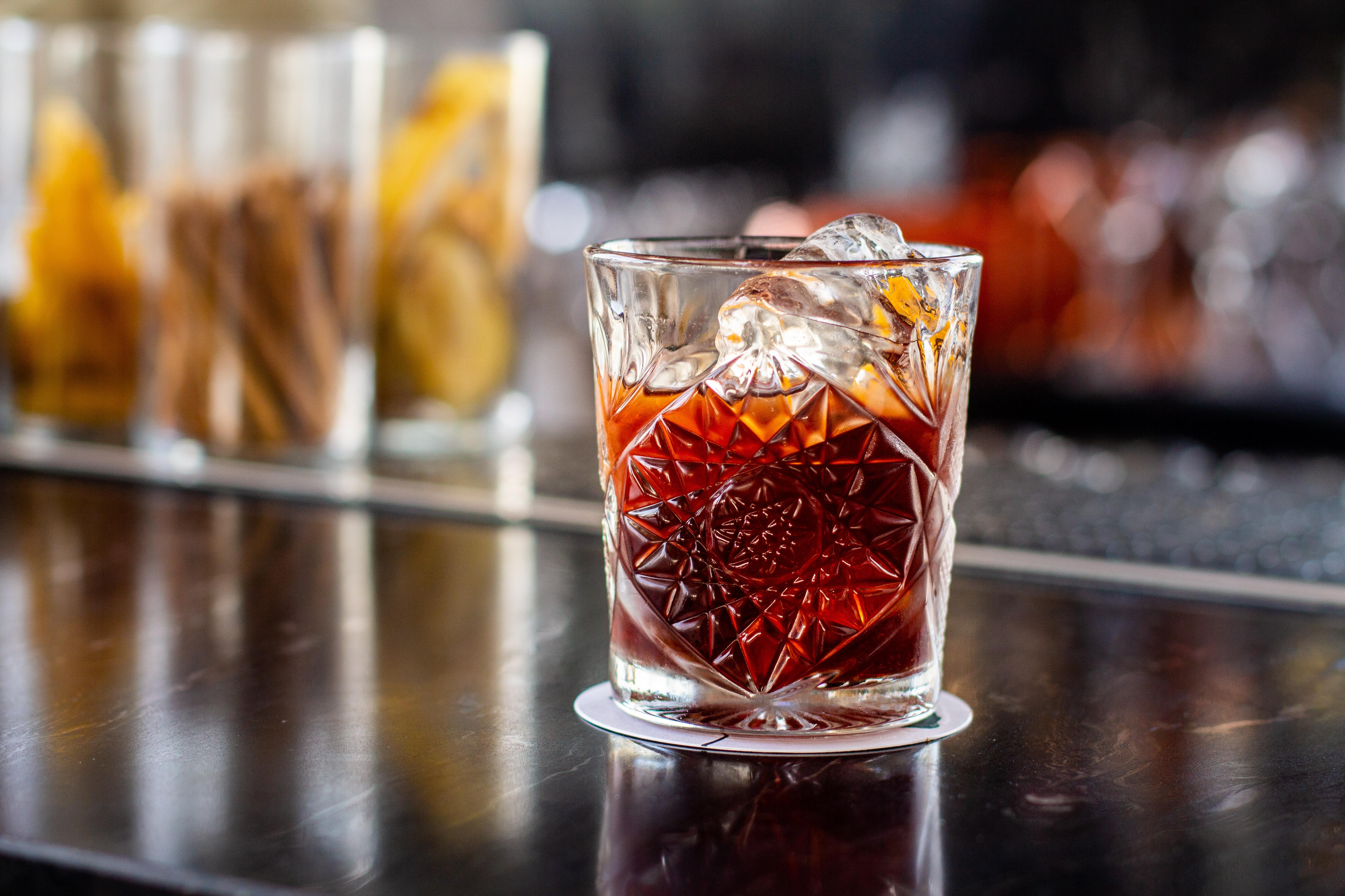 Vp Plaza Espana Design Мадрид Екстериор снимка A Manhattan cocktail