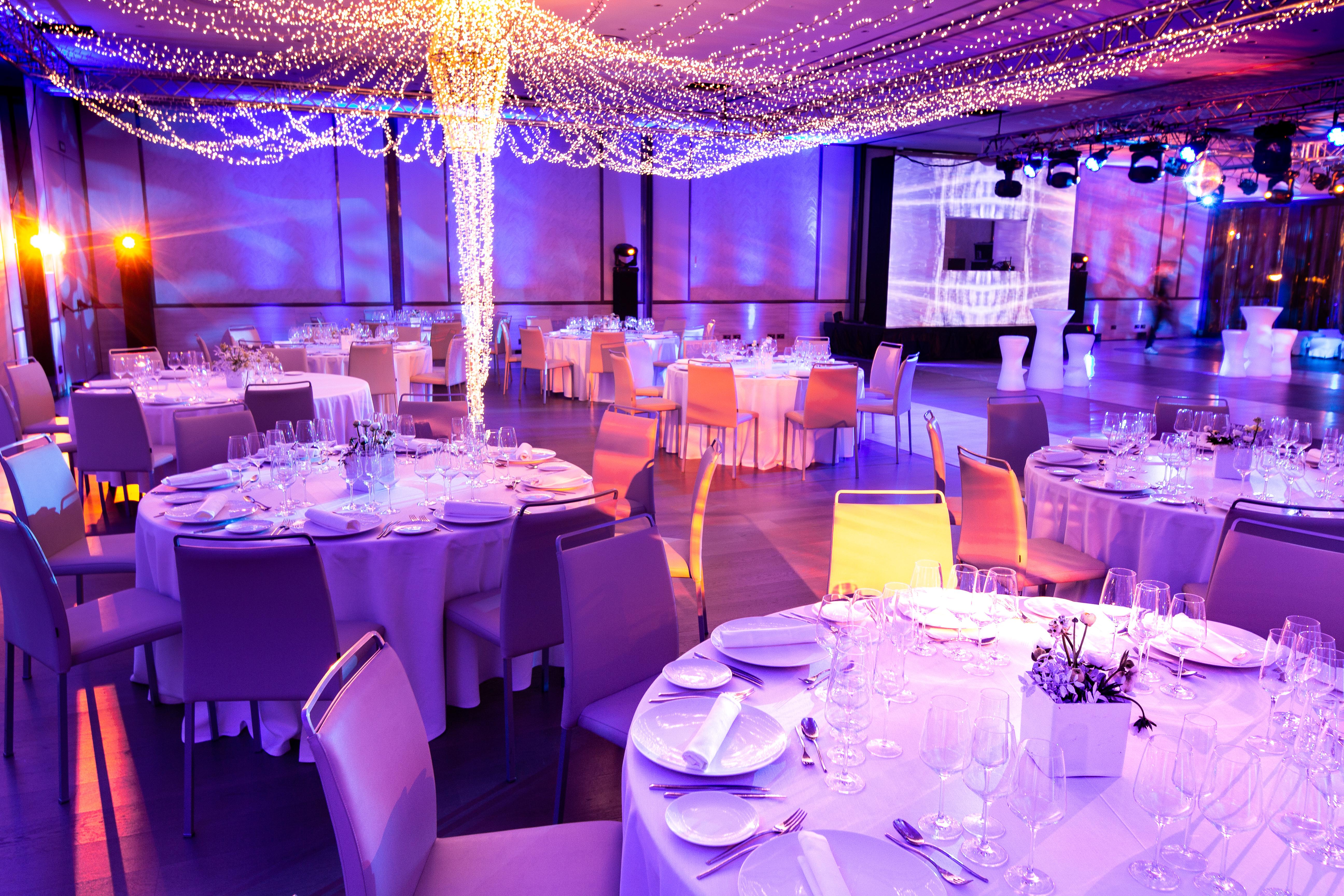 Vp Plaza Espana Design Мадрид Екстериор снимка The interior of the London Hilton on Park Lane