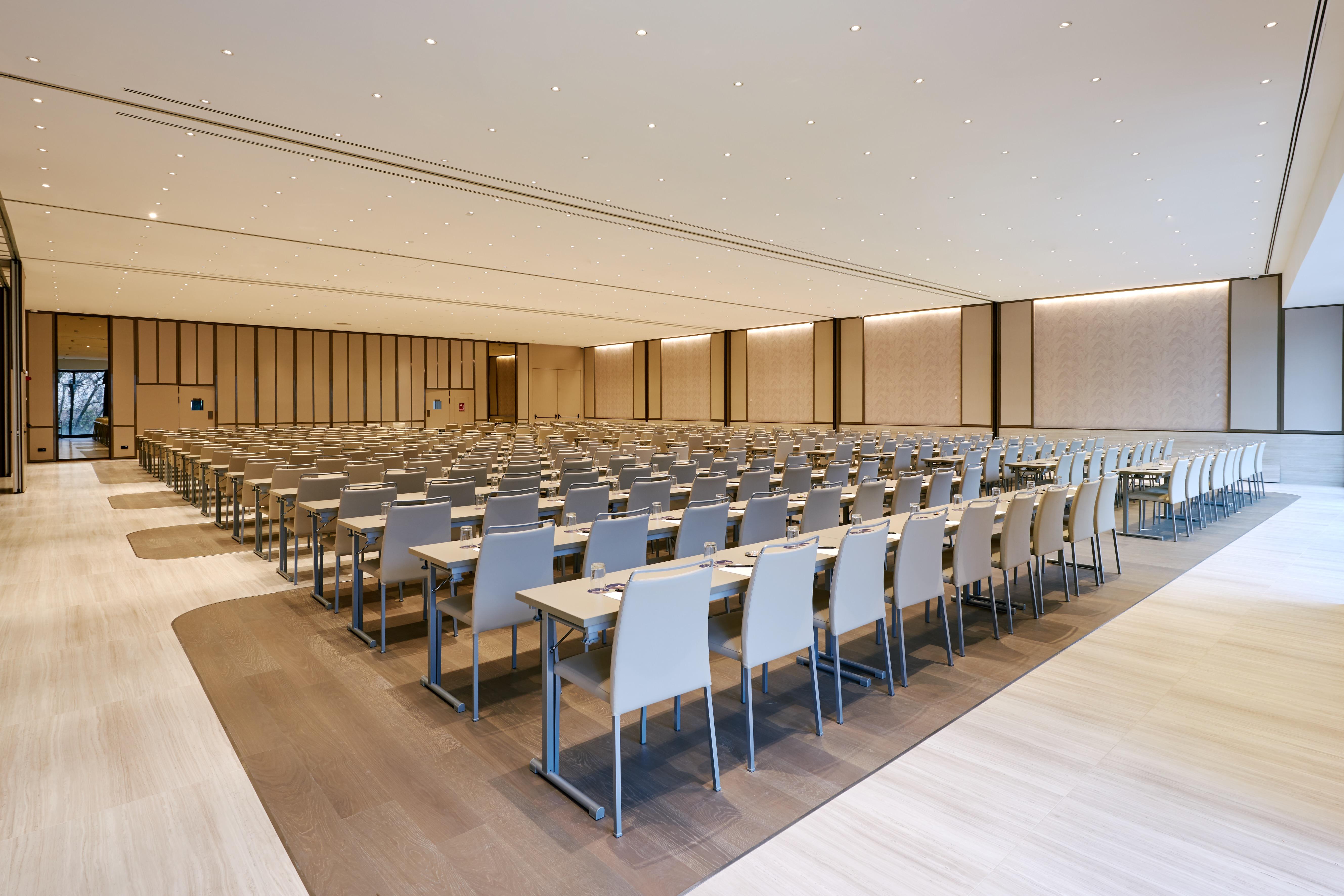 Vp Plaza Espana Design Мадрид Екстериор снимка The 100-seat conference room