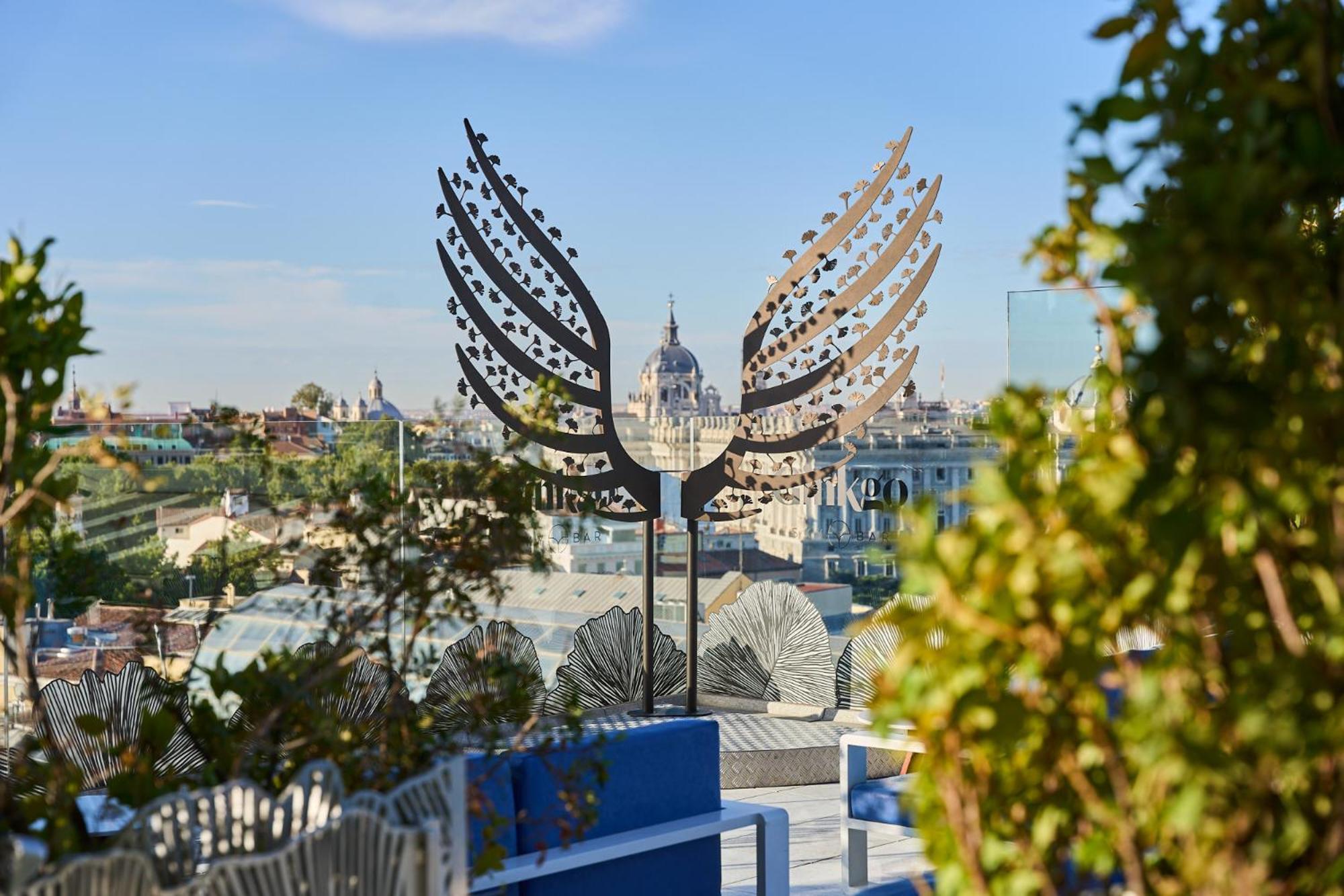 Vp Plaza Espana Design Мадрид Екстериор снимка The rooftop of the hotel