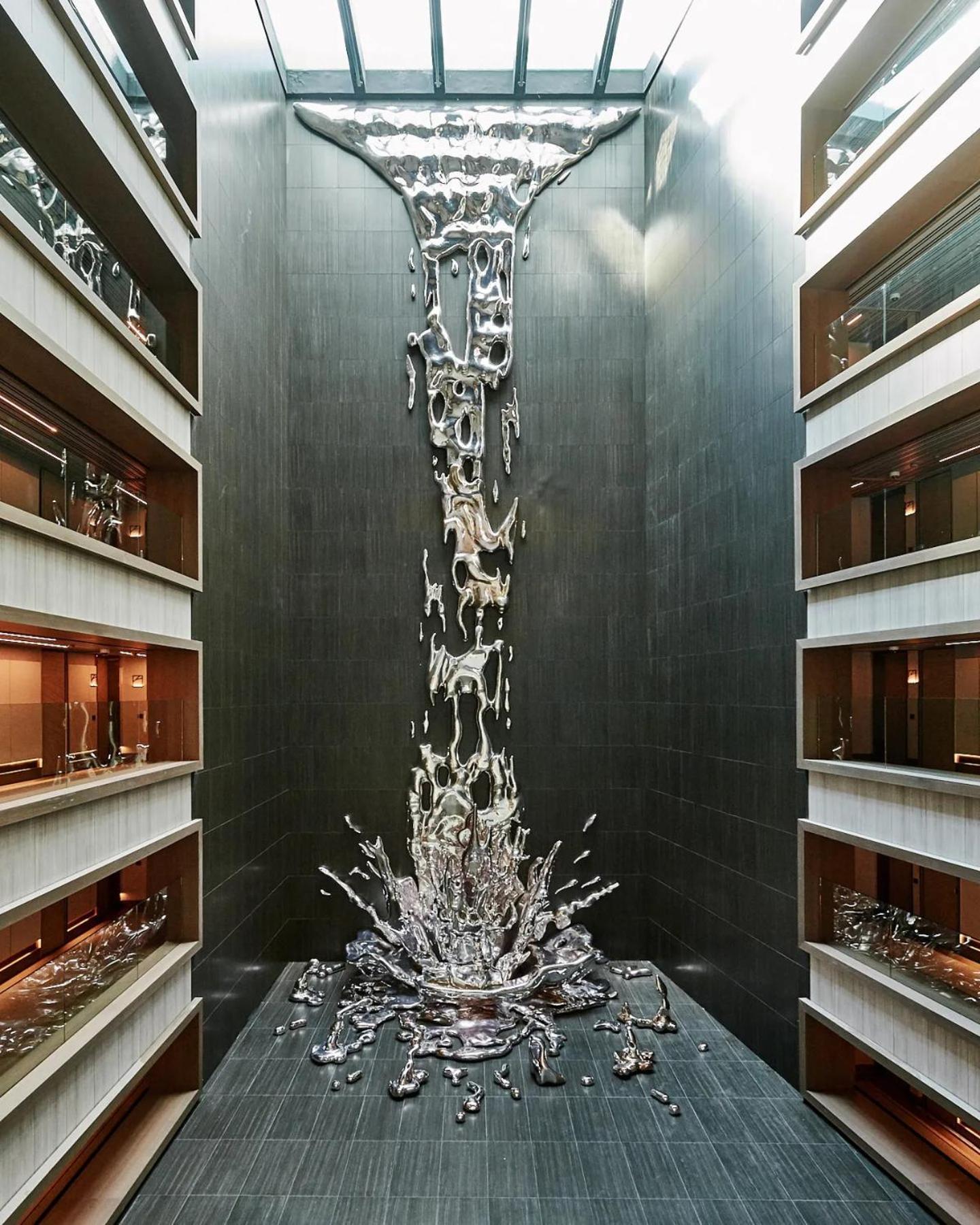 Vp Plaza Espana Design Мадрид Екстериор снимка Fountain at the entrance of the hotel